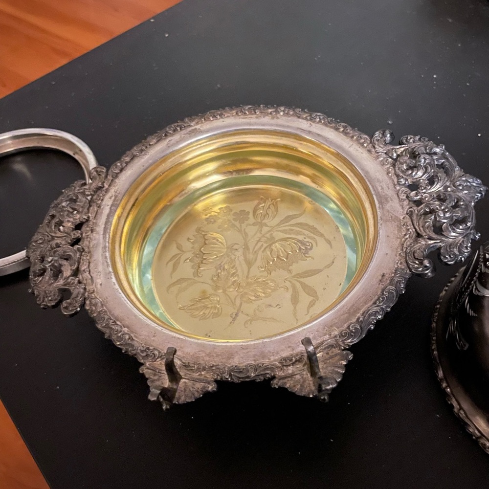 Beautiful Antique C 1850 -  1900 Meriden B Company Butter Dish - Picture 6 of 8
